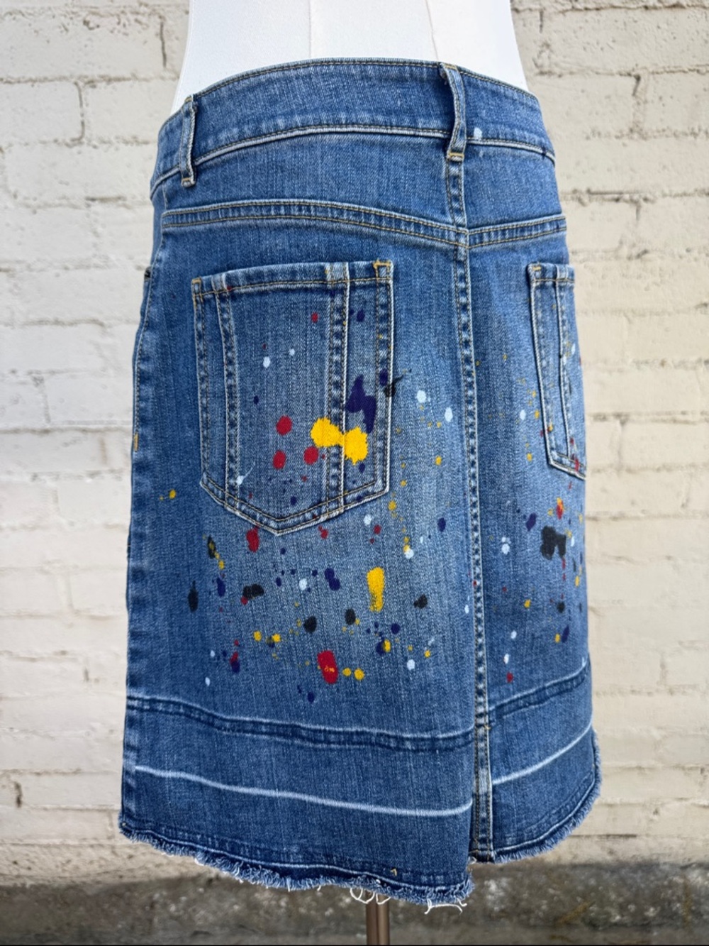 Alice + Olivia Coletta Denim Mini Skirt Splatter Paint Size 28 - Picture 9 of 15